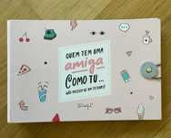 Álbum de fotos de capa dura com 64 pag. com 8 folhas de autocolantes