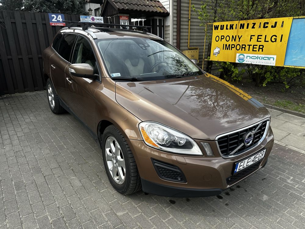 sprzedam Volvo xc 60 3.2 cm  2011 rok