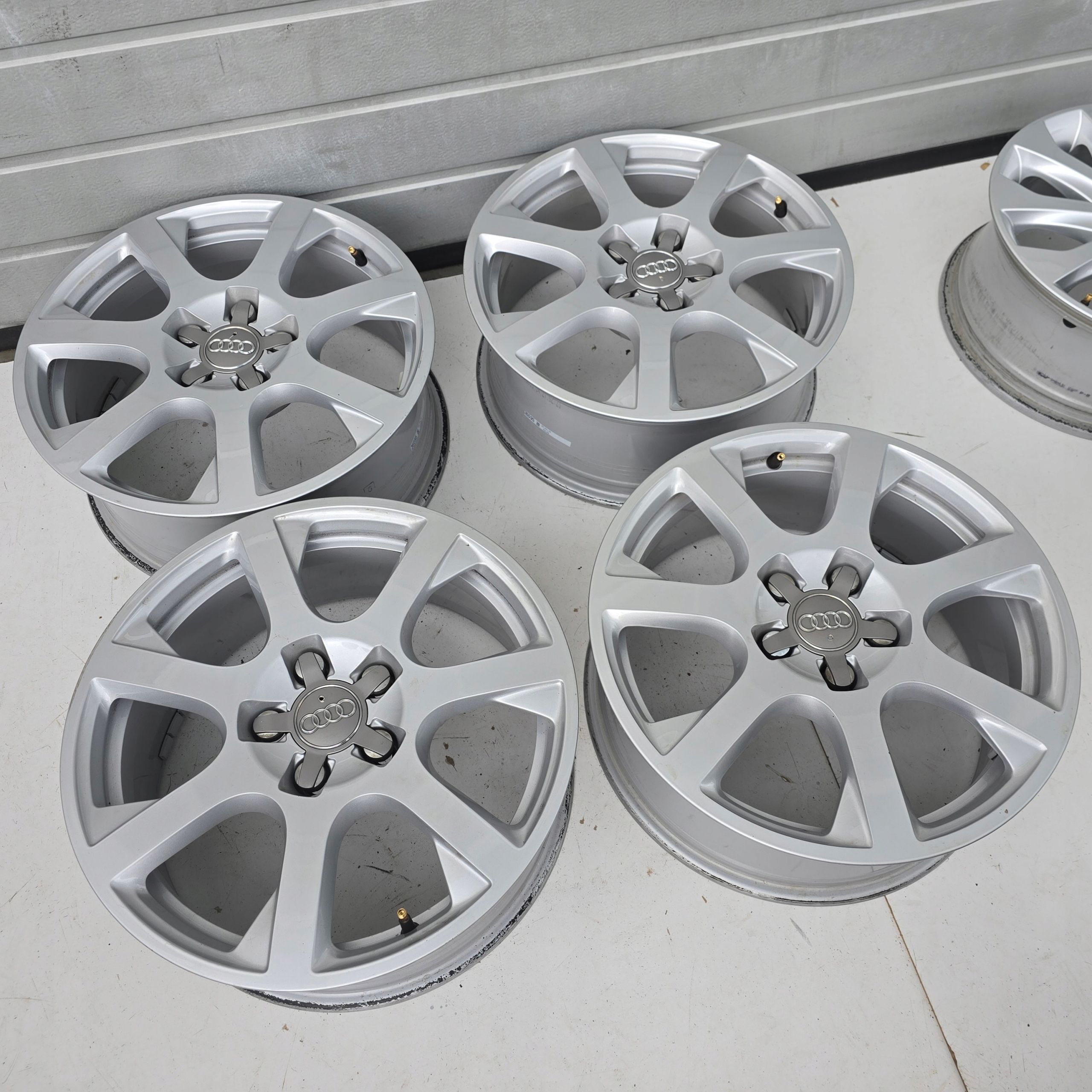 Audi Q5 A4 B8 B9 A6 C6 A3 17" 5x112 7.0 ET37 4X