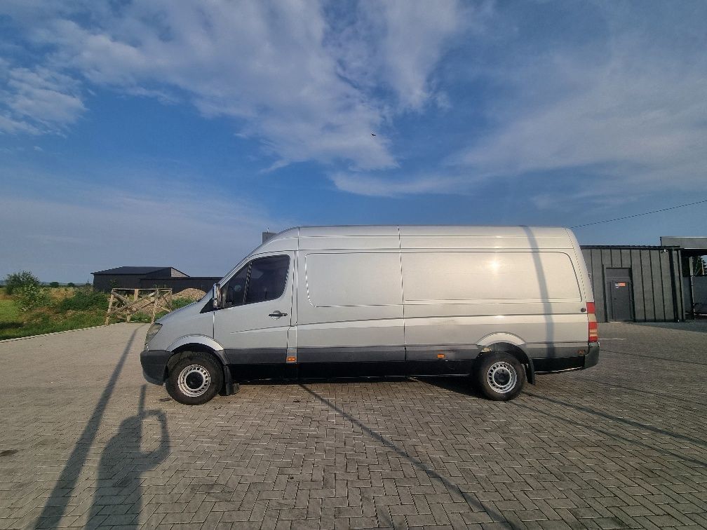 Mercedes-Benz Sprinter Спрінтер бус, автолавка