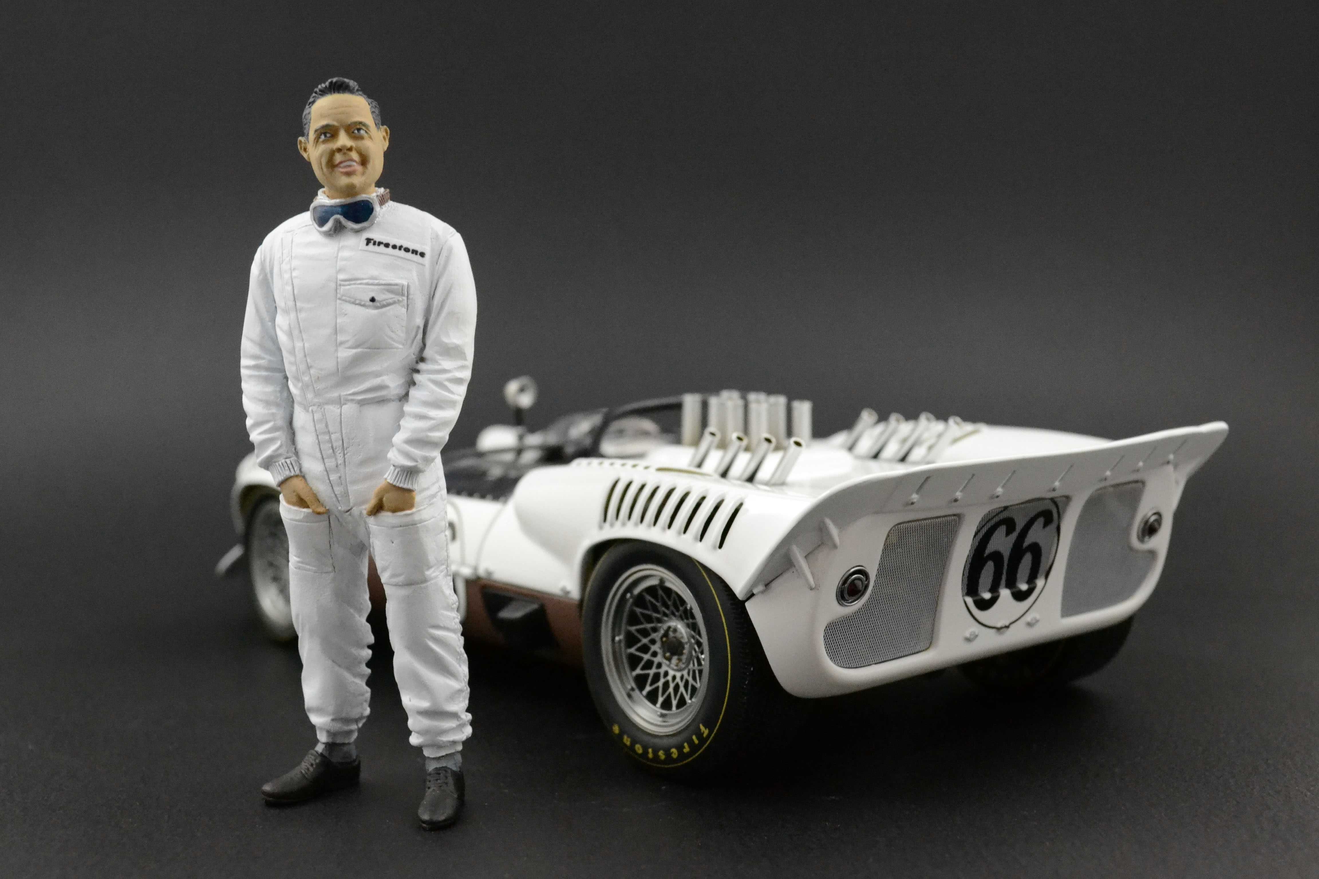 Phil Hill ver.2 Figurka 1:18 AUTOart Exoto Chaparral 2F 2 Sport Racer