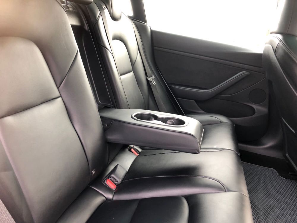 Tesla Model 3 (2023)