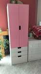 Armário rosa e branco