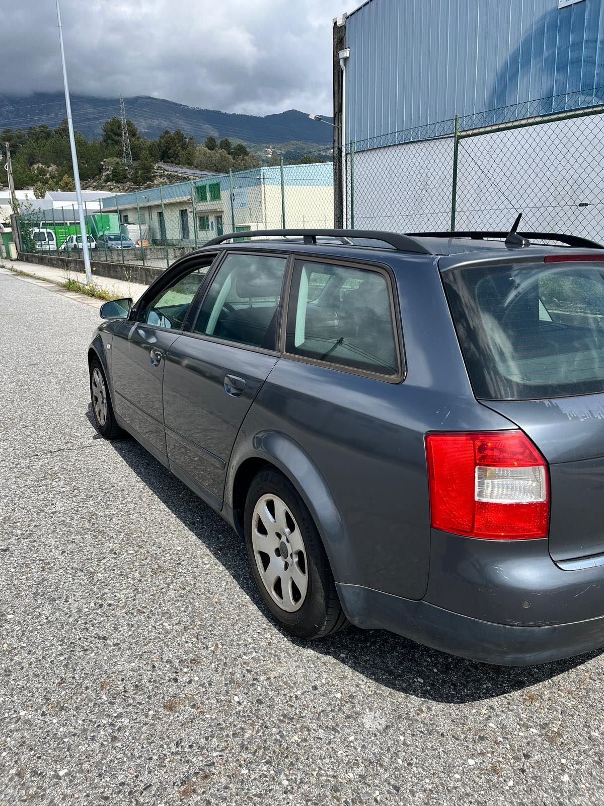 carrinha Audi A4 Avant, ano 2001,