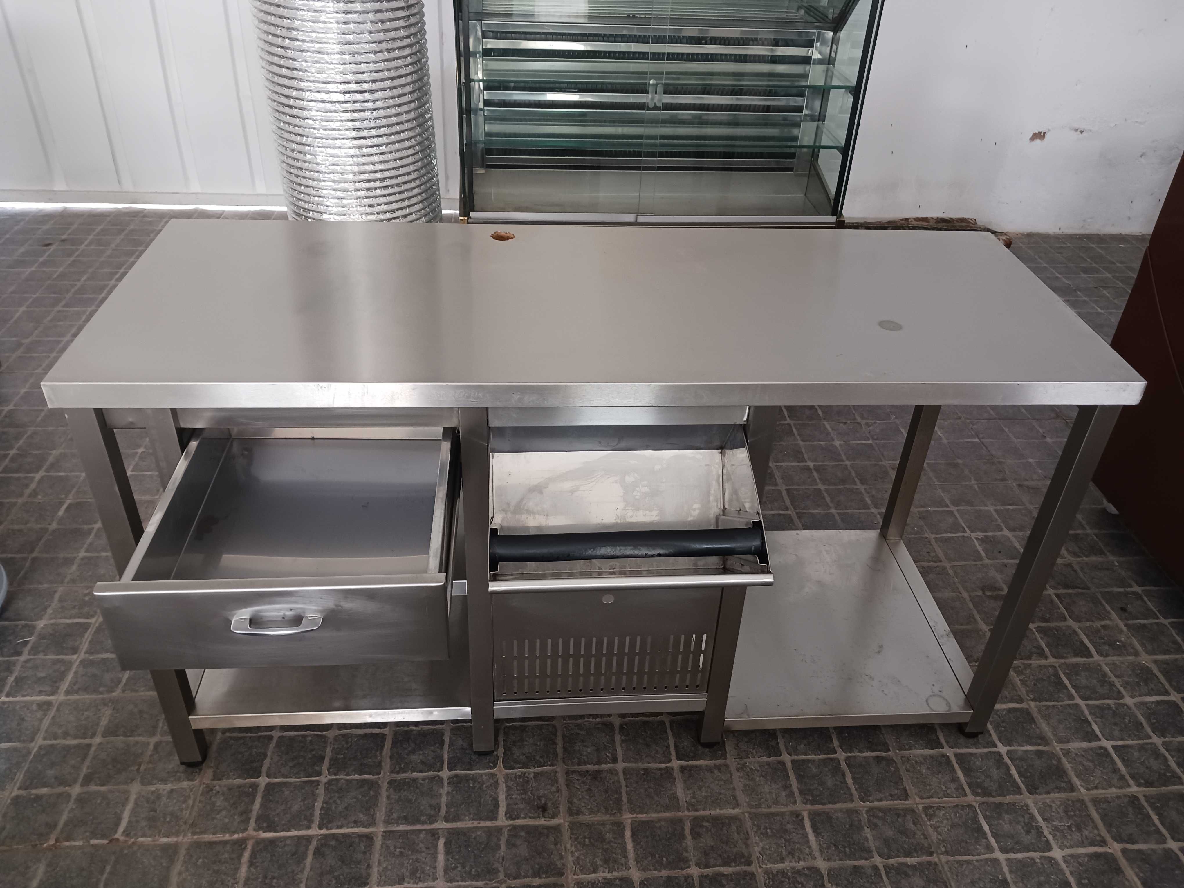 ACM1506 - Bancada de Apoio em Inox de 1,6m com Tulha - Usada