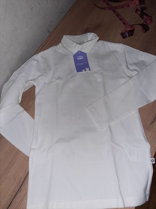 Гольф  в  школу белый