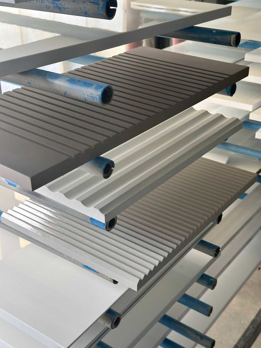 Profesjonalna lakiernia meblowa i produkcja frontów frezowanych