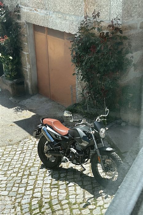 MOTO 125 UM scrambler