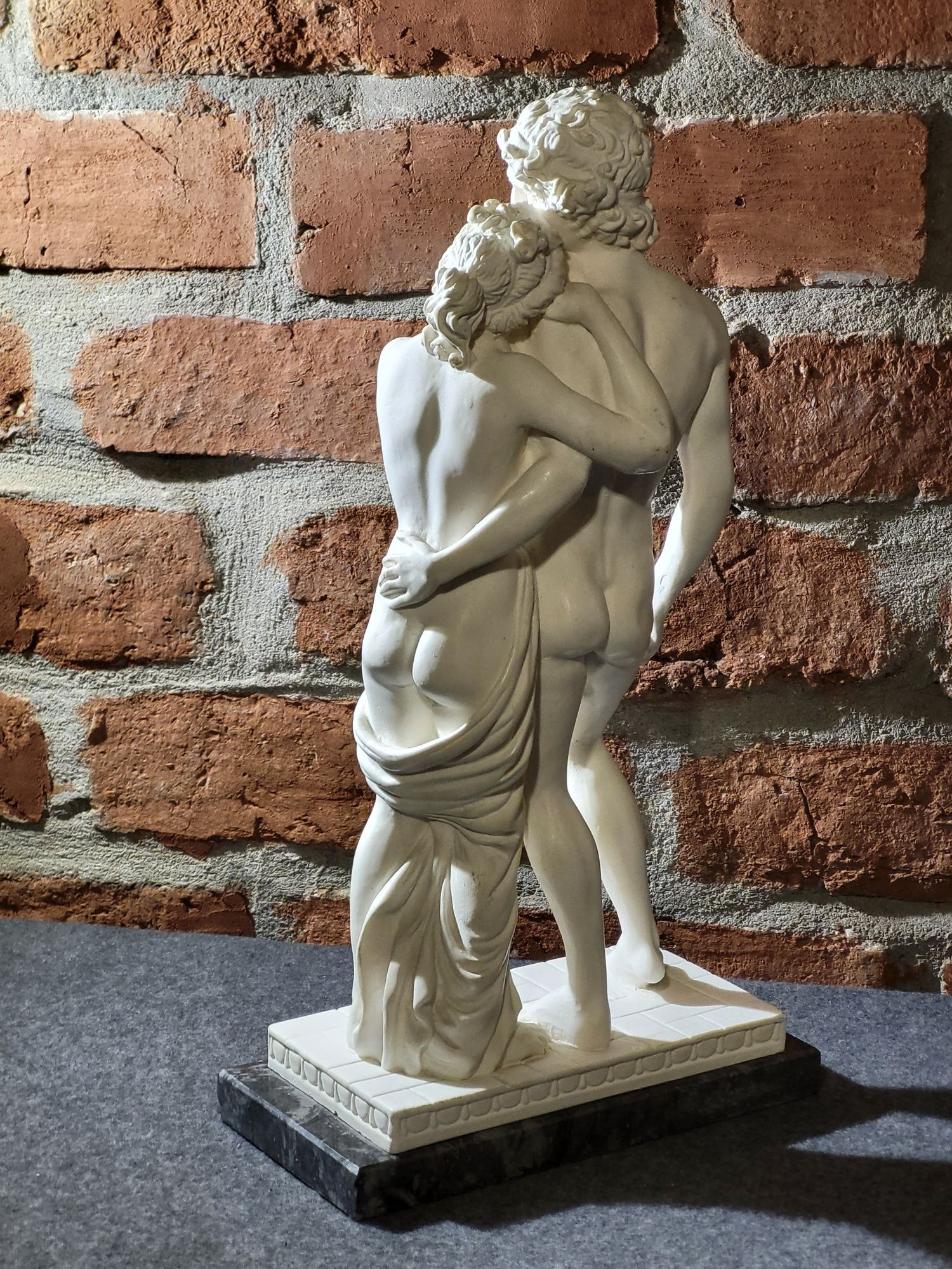 Rzeźba Alabaster cokół Marmur  Wenus i Adonis  według  A. CANOVA  h 38