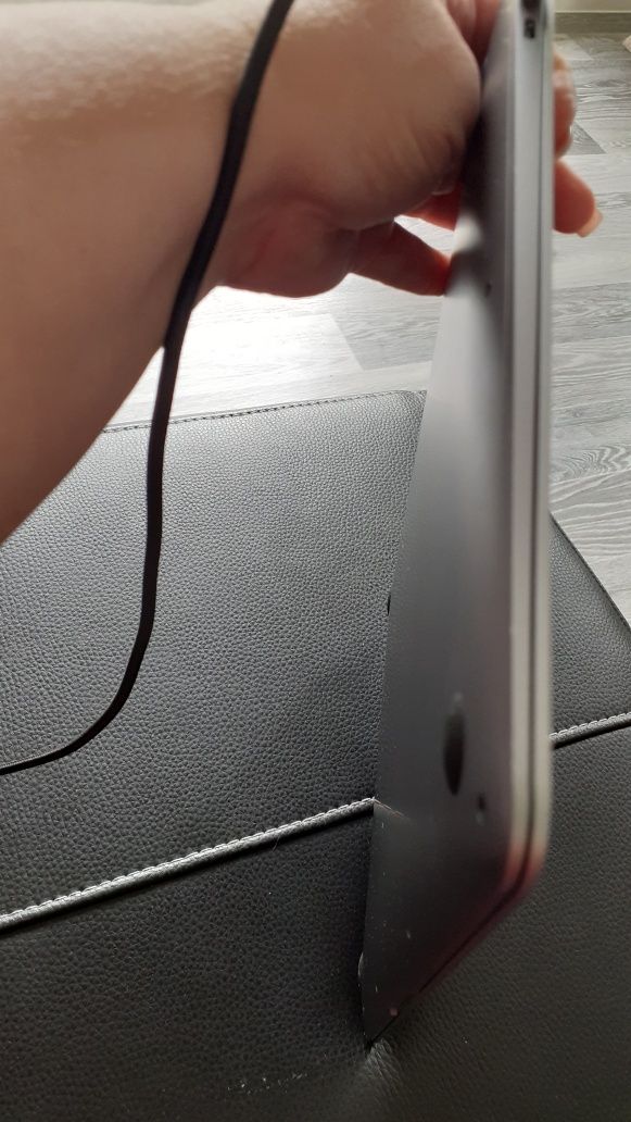 MacBook Air 2019 как новый