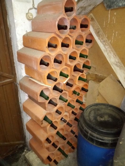 Garrafeira em tijolo