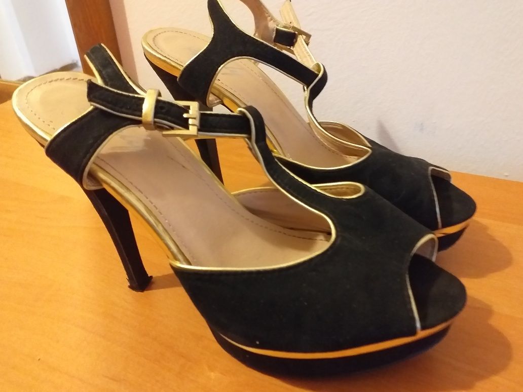 Sandały damskie Czarno - Złote