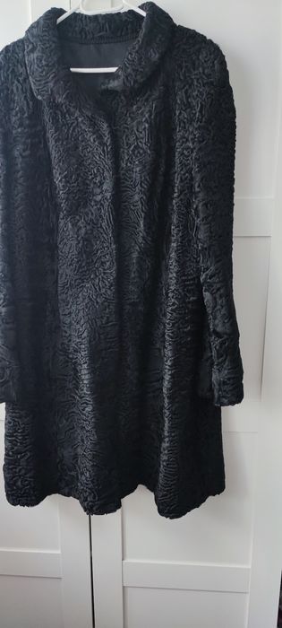 Płaszcz długi futro czarny piękny na zatrzaski  elegancki