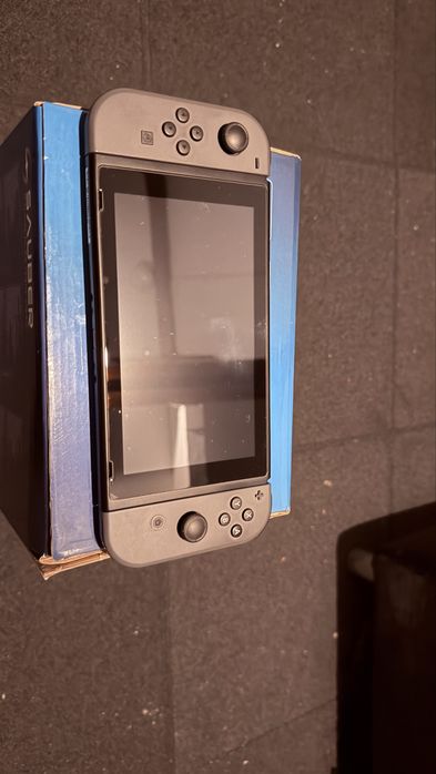 Nintendo Switch V2 + Extras