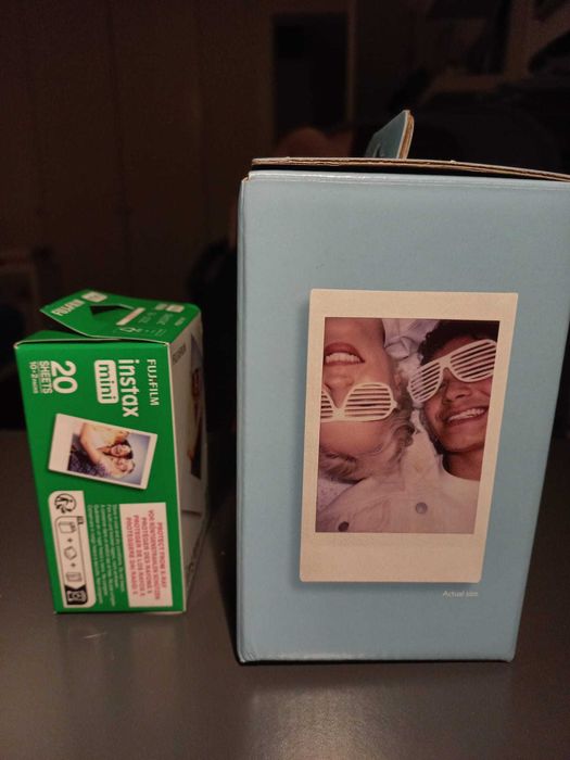 Máquina + Instantâneos -- FUJIFILM Instax Mini 12 (Branco)