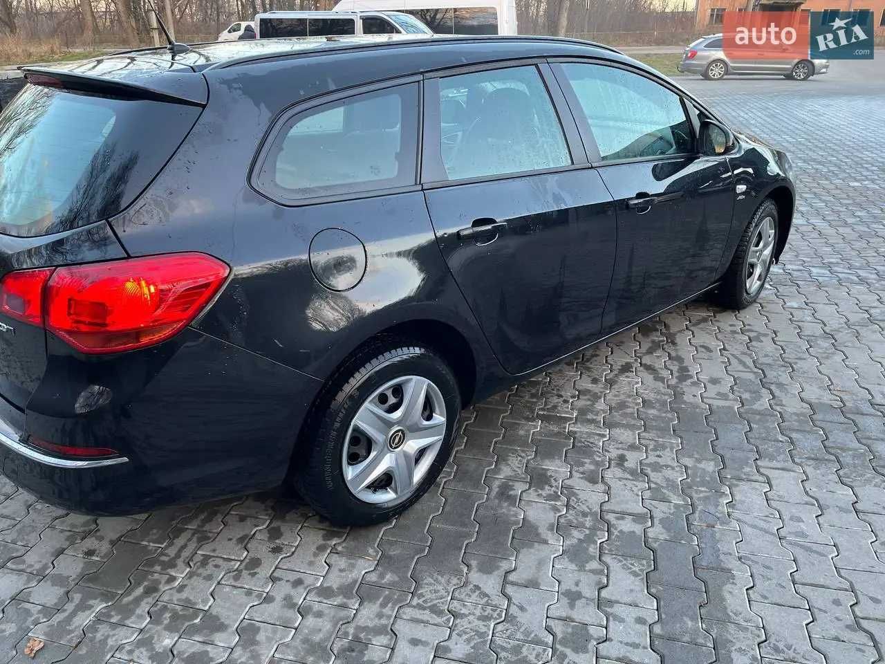 Opel Astra J 2013