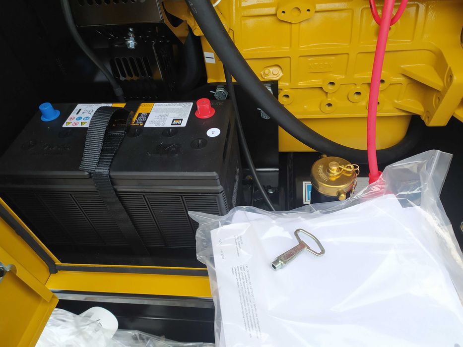 CATERPILLAR Генератор дизель, DE22E3, 3 фази, споживає - від 3,1 л/г