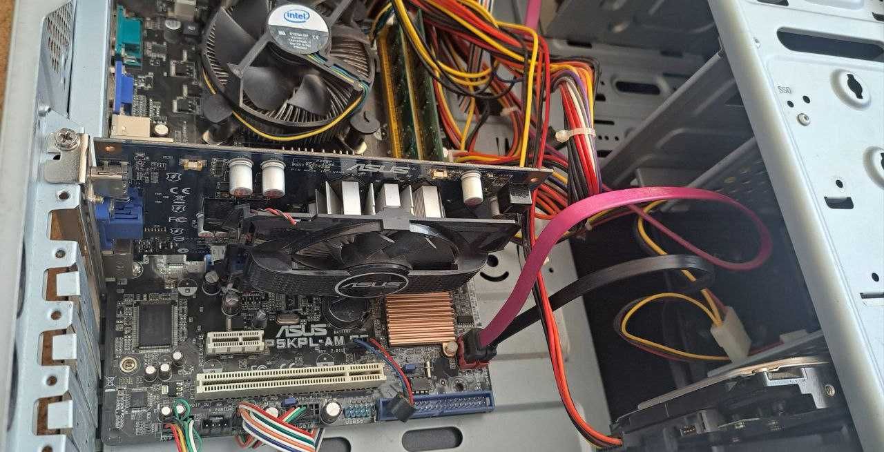 системний блок Intel E8200 2.66GH/4GB DDR2/GeForce GT240 512mb