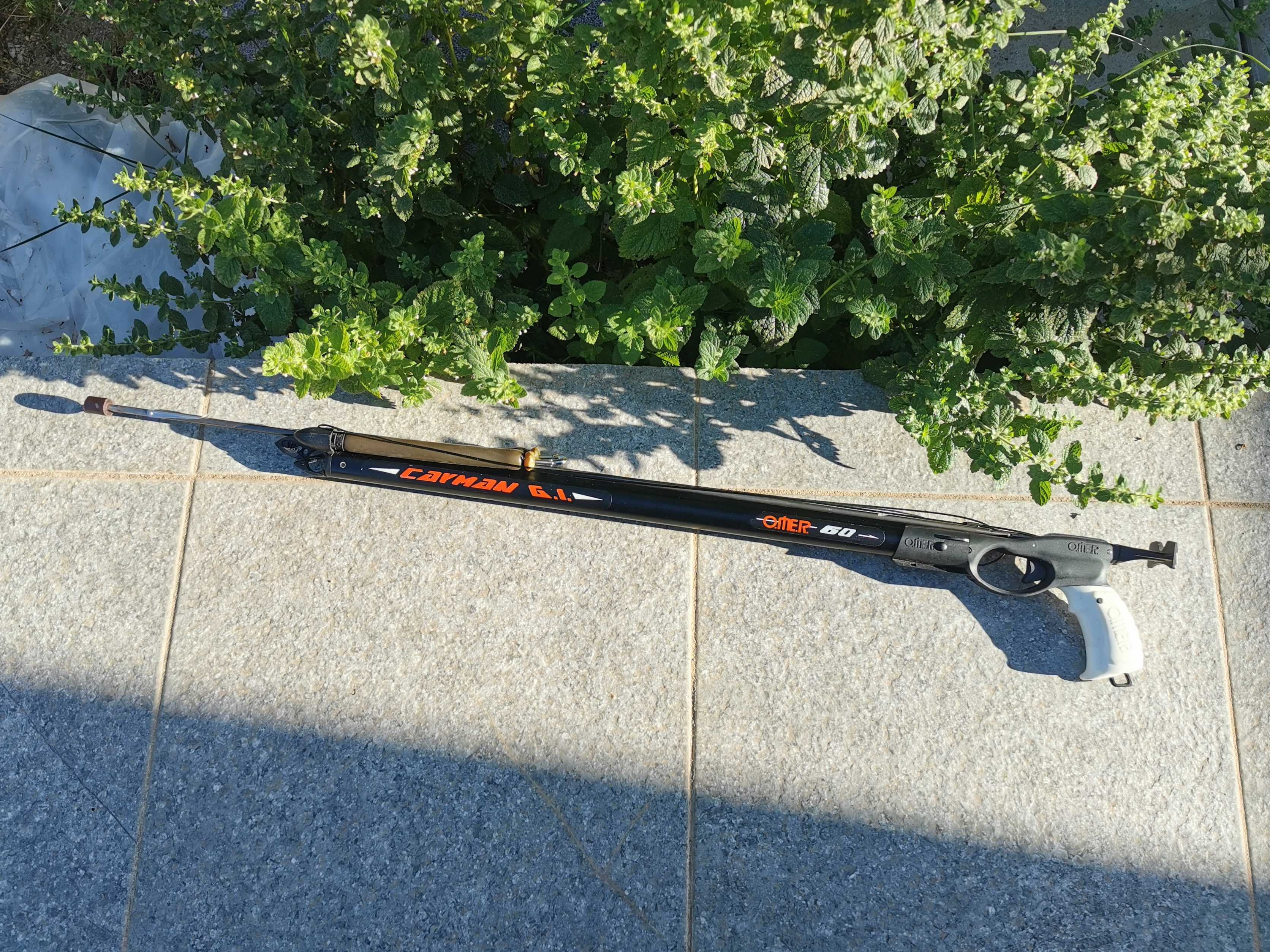 ARMA PESCA SUBMARINA Omer Cayman GI 60cm c/carreto NOVO