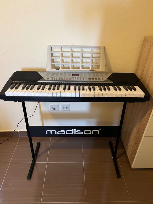 Piano Madison 61 teclas