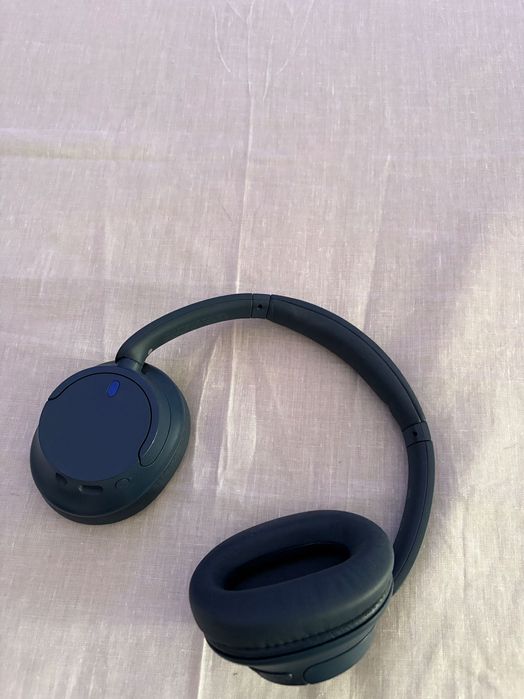 Auscultadores Noise Cancelling sem fios Sony WH-CH720N.