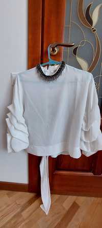 Біла блузка жіноча