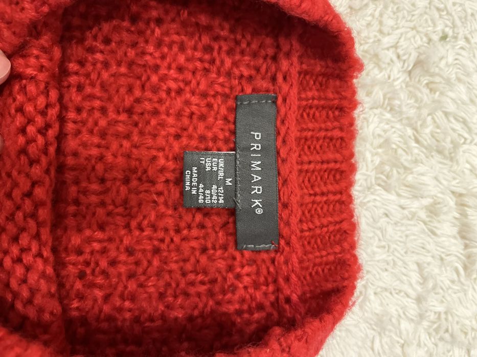 Светр червоний primark