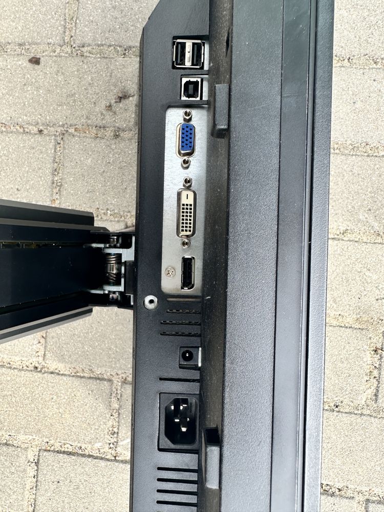 Monitor DELL po grafiku