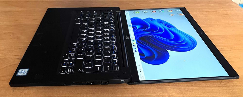 Laptop DELL 7380 Intel® Core™ i7 8GB 256GB NVMe USB-C™ LTE5G FHD Win11