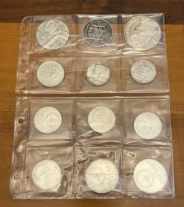 Lote de 192 moedas de prata - 942g fine