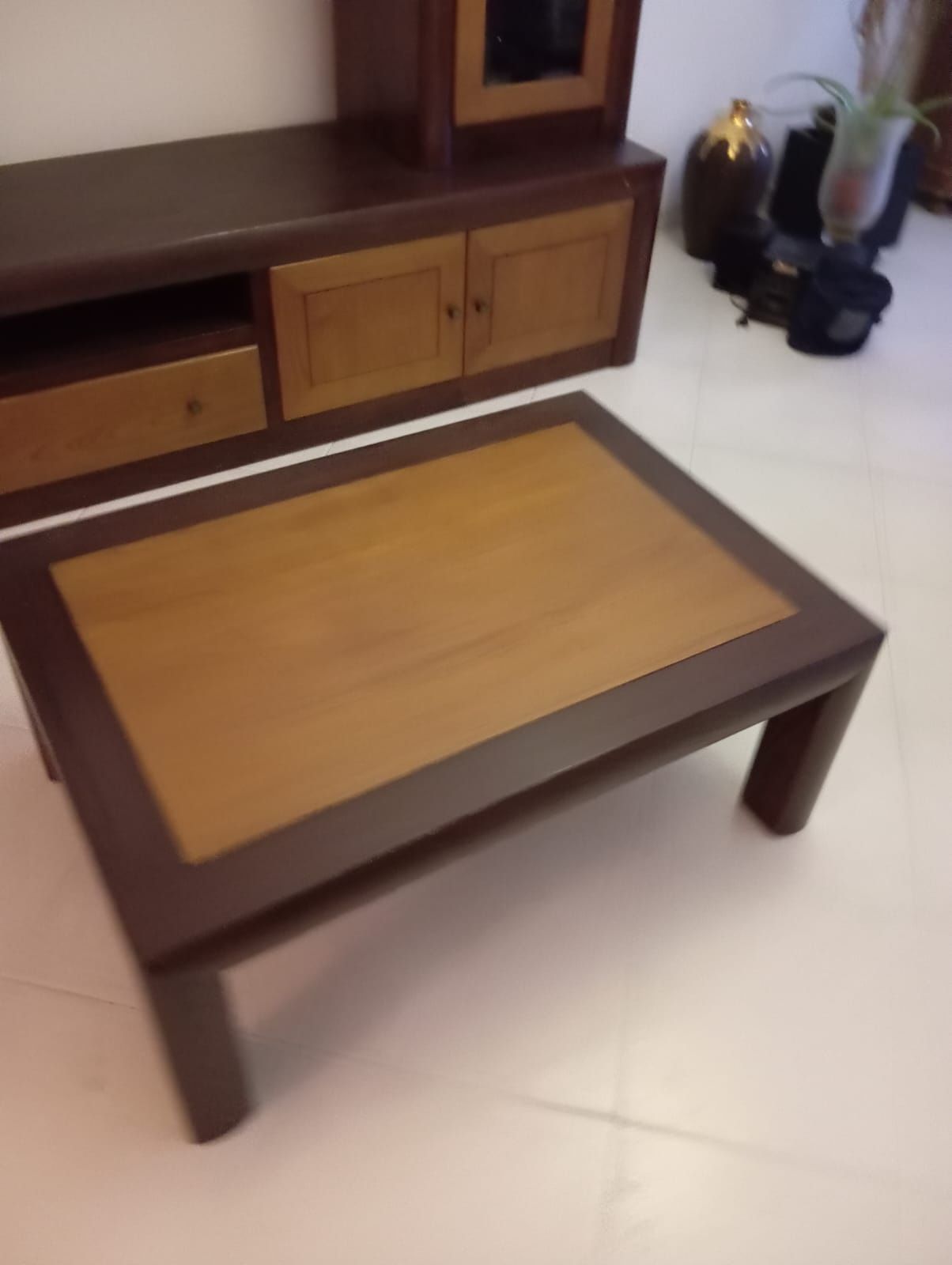 Movel de sala com mesa de apoio
