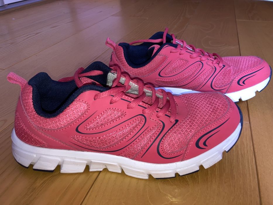 Buty sportowe damskie