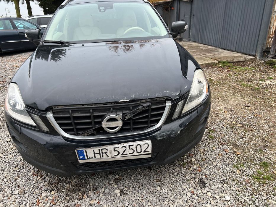 Volvo XC 60 Auto po lekkiej kolizji