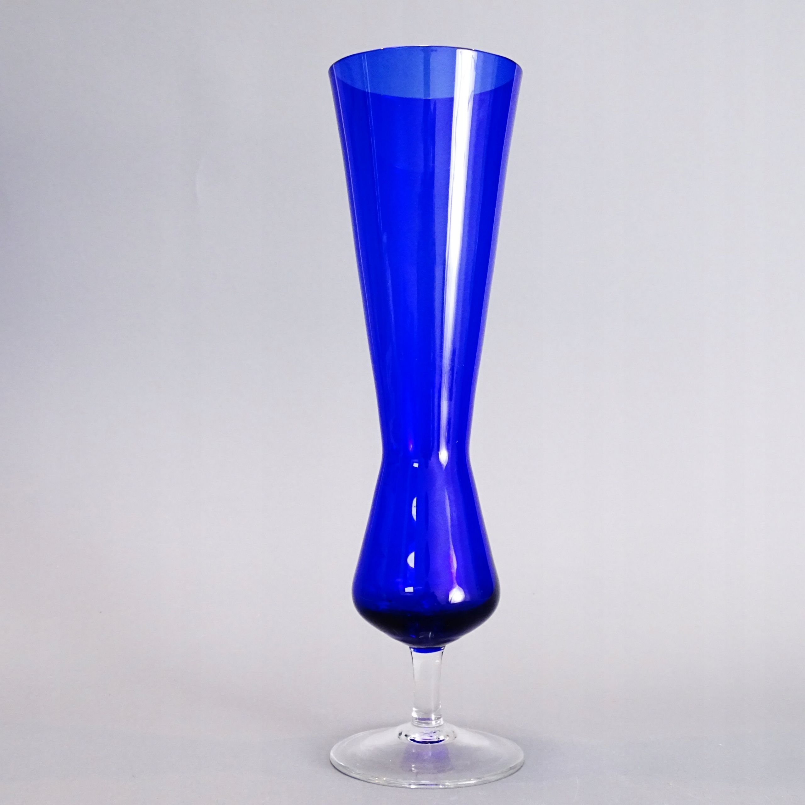lata 60 piękny szklany kobaltowy wazon