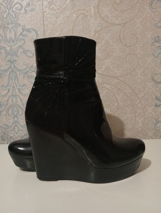 Жіноче весняне взуття