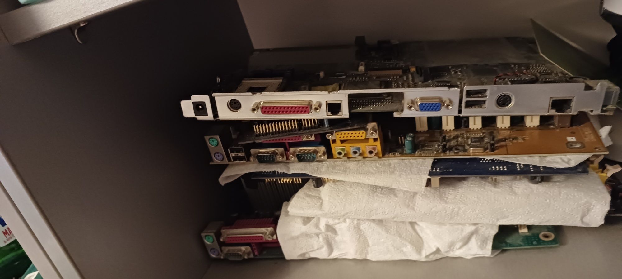 5 płyt do retro komputerów. dziwna stara płyta na  duży socket.