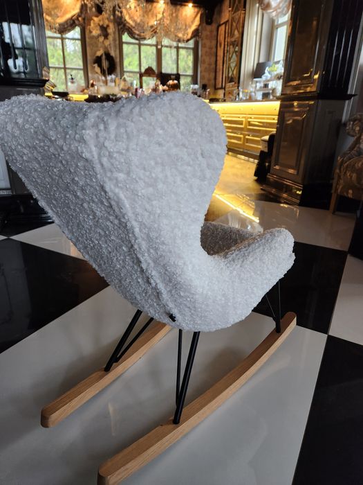 Fotelik na biegunach, Miloohome, tkanina boucle.