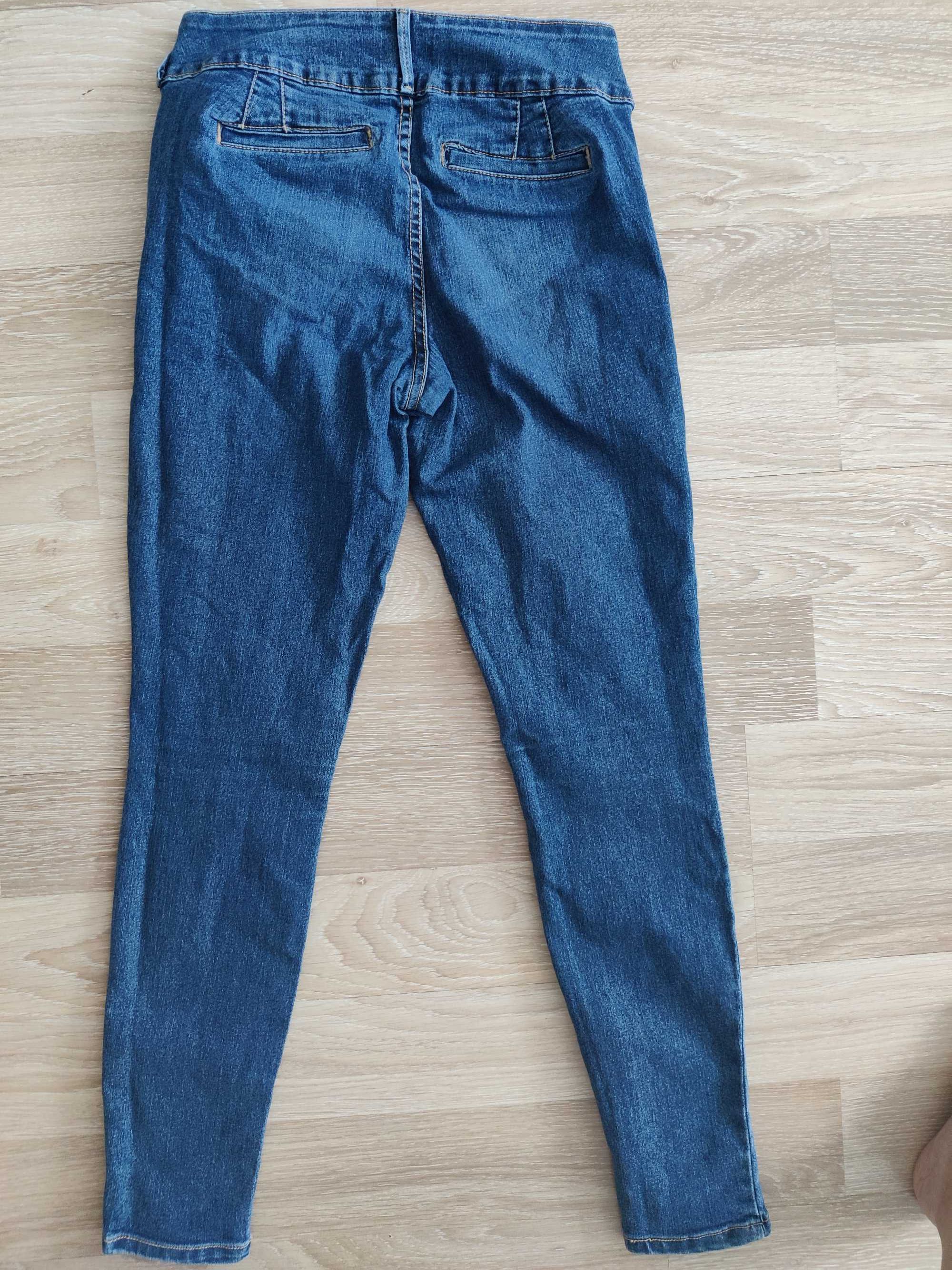 Sprzedam jeansy letnie w rozmiarze S(27)
