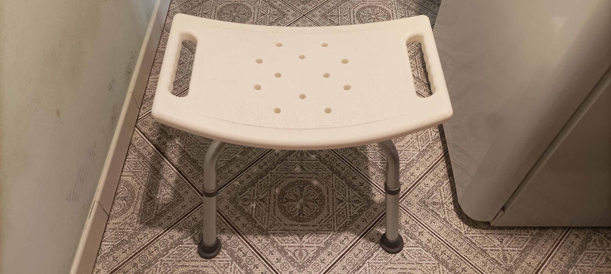 Taboret prysznicowy dla inwalidów.