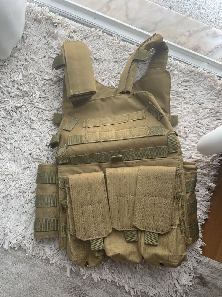 Colete e Capacete de airsoft
