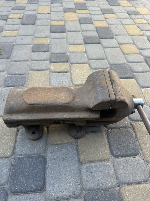 Тиски слесарные СССР