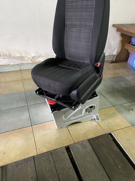 Fotel z obrotnicą kamper mercedes 906