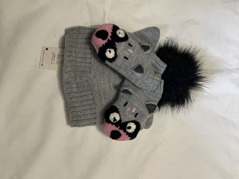 Комплект шапочка -шарф(новий)