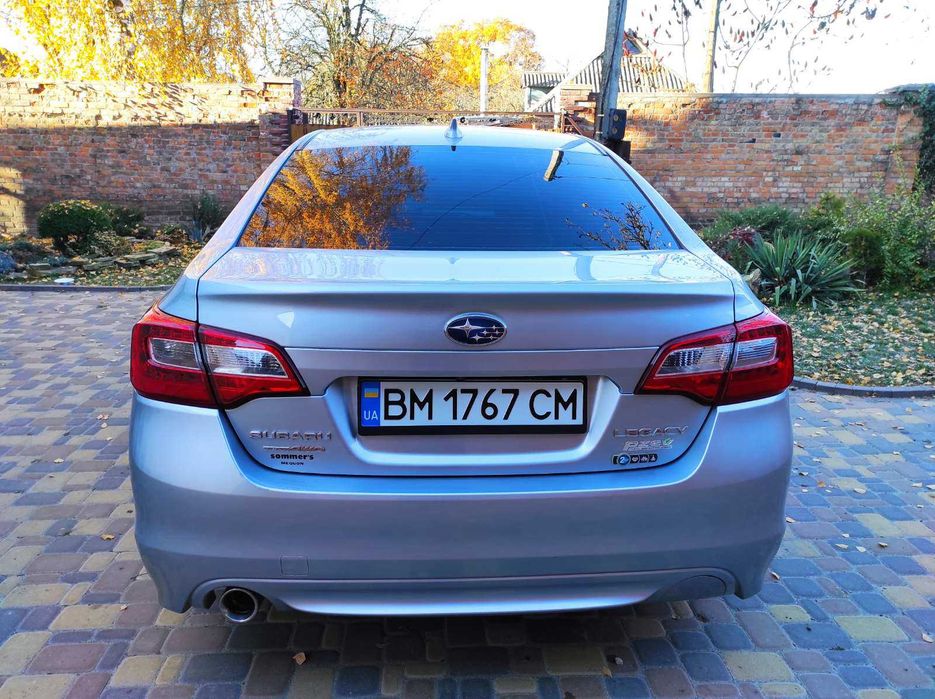 Subaru Legacy в ідеальному стані з малим пробігом