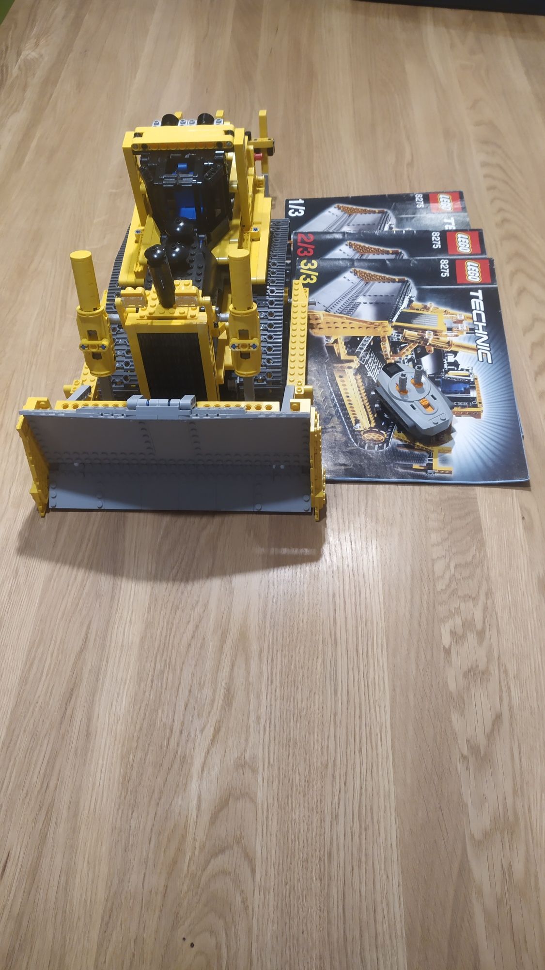 Lego Technic 8275 Motorized Bulldozer, zestaw z 2007r.