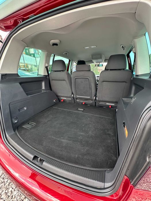 Продам Volkswagen Touran 2006 рік можлива розстрочка,кредит,обмін!