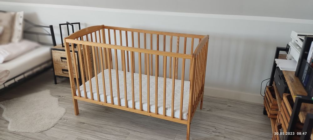 Komplet!  Łóżeczko dziecięce 120x60 z materac i przewijak!