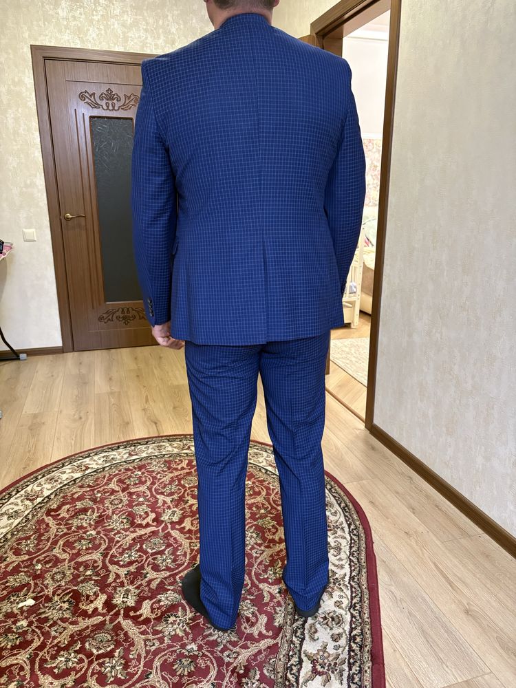 Продам чоловічий костюм Gioventi