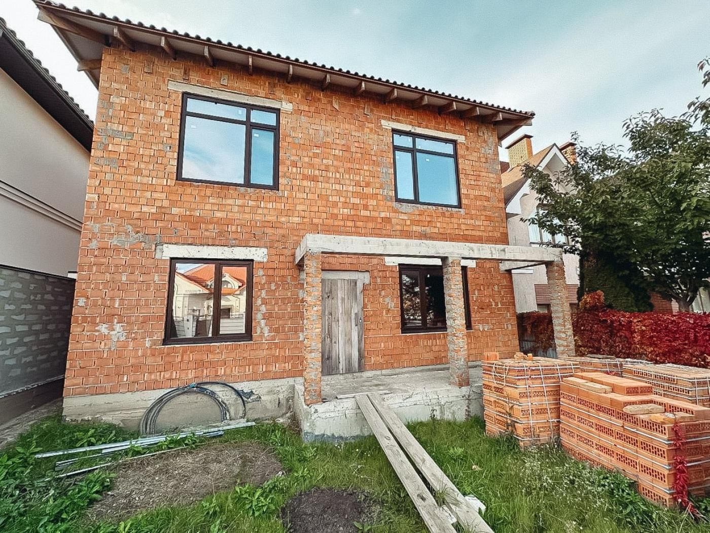 Кирпичный ДОМ в Совиньоне-2, 170м², 5 соток