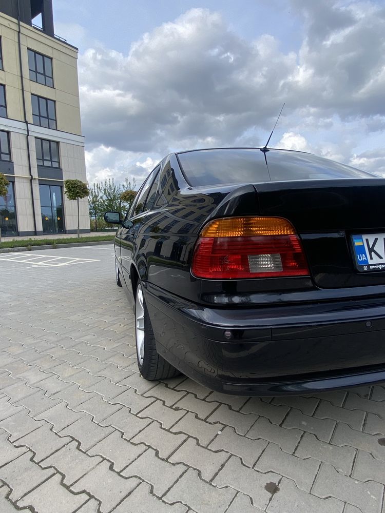 У продажу BMW e39
